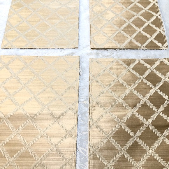 Gold placemats - Picture 3 of 7